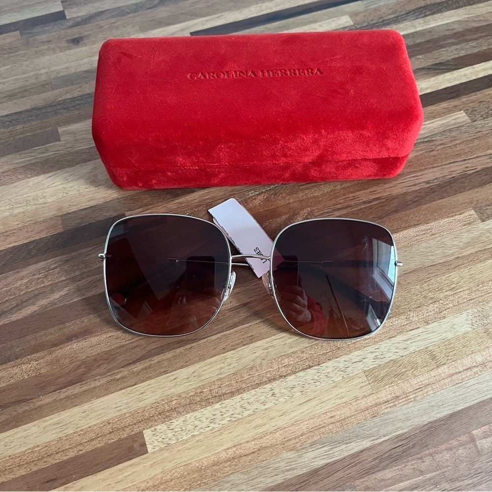 NWT Carolina Herrera Square Pink Sunglasses with case
